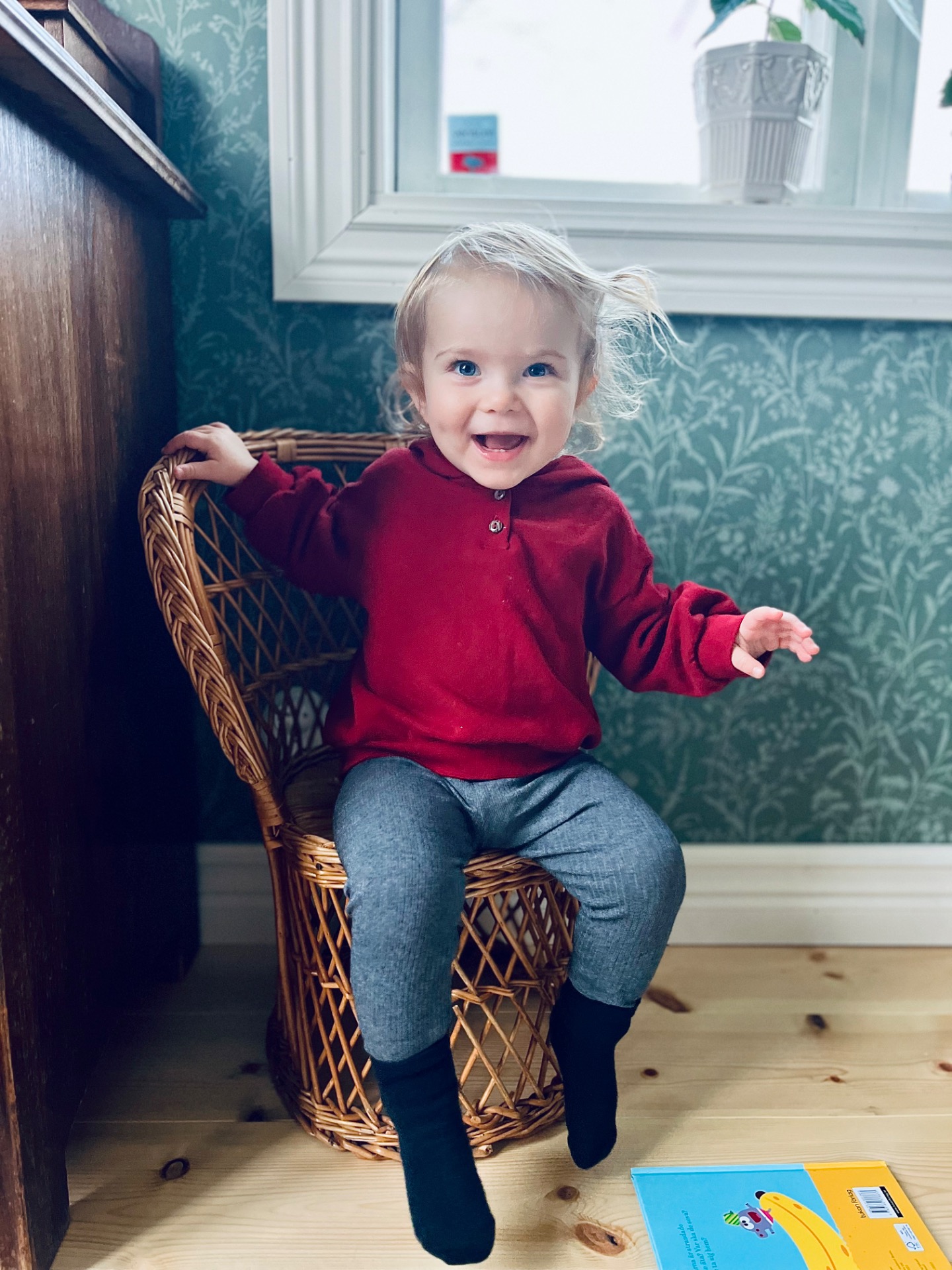 Brudnäbb: Leila Antabi, brudparets dotter